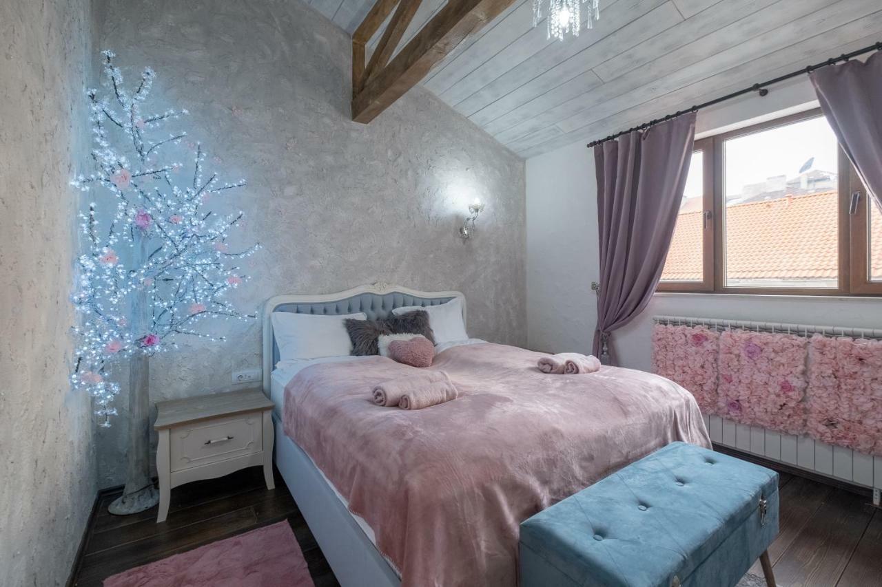1-Bedroom Designer Apartment On Hristo Belchev Str Sofia Exterior foto